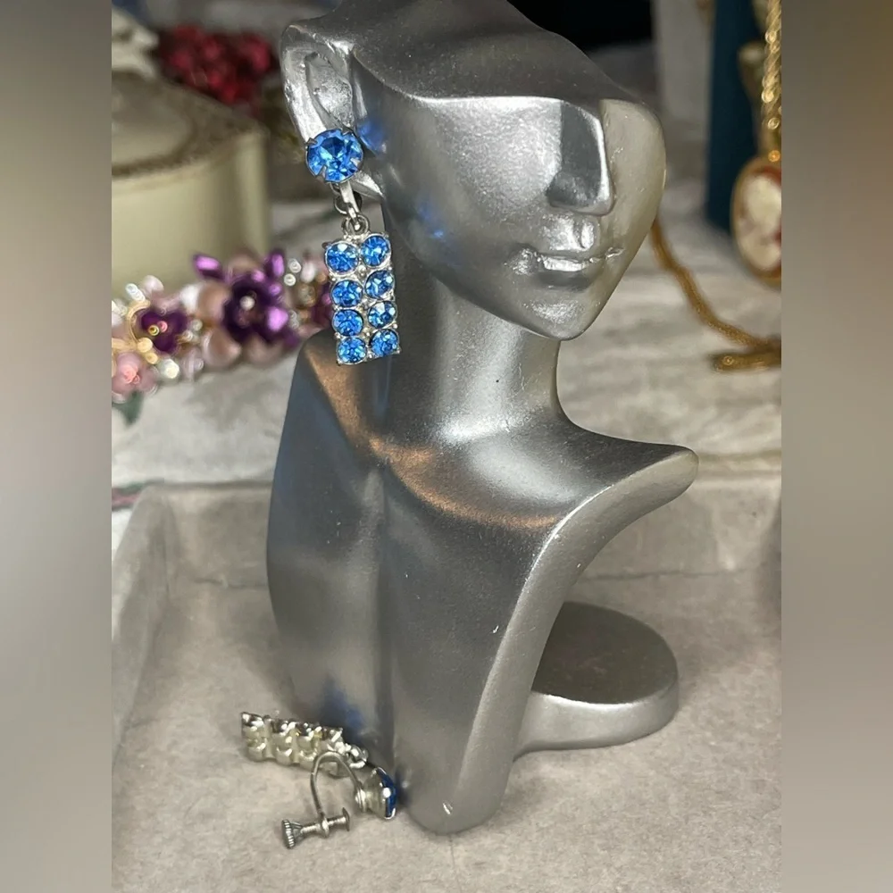 Vintage screw back earrings
